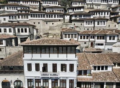 White House Berat
