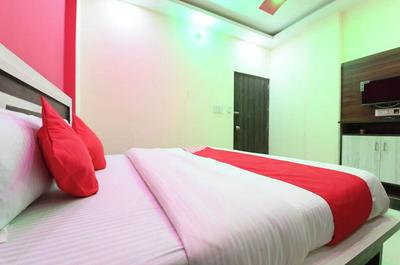 Hotel Lakhdatar Palace