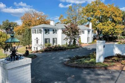The Oakdale Inn