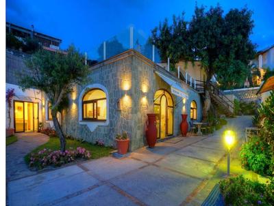 Room in B&B - Standard Double or Twin Room Overlooking Citara Bay