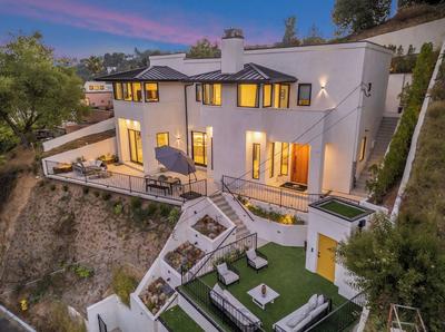 Belden Modern Villa - Iconic Hollywood Hills Retreat