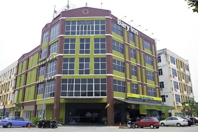 Collection O KLIA Formerly Bary Inn.