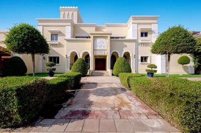 Beautiful 7 Bedrooms Villa A10