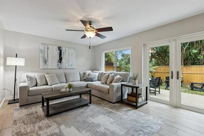 10 Colonial Drive