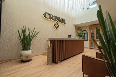 Crisol - Frente a la Parroquia de San Miguel Arcángel