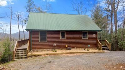 Overlook Retreat Cabin - Charming Cabin Mountain Views With Foosball Firepit