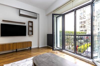 Central and Modernly Furnished Flat in Sisli