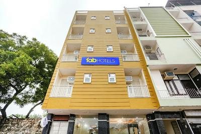 Fabhotel Taugan Inn