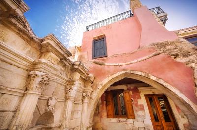 Venetian Rimondi Fountain Mansion - Built In 1626