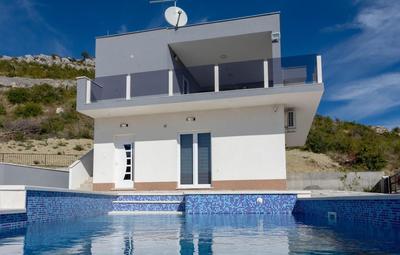 Beautiful Home in Prgomet With 3 Bedrooms, Wifi and Outdoor Swimming Pool