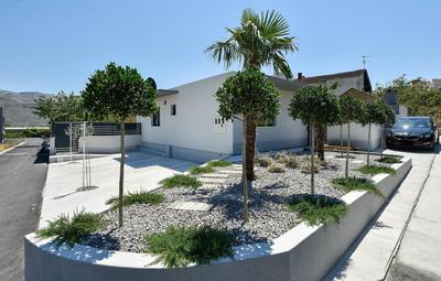 Beautiful Home in Split With 4 Bedrooms, Wifi and Outdoor Swimming Pool