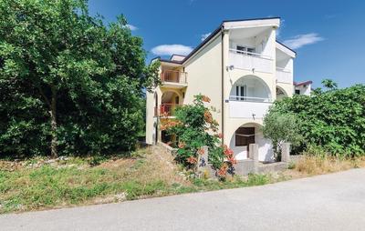 Amazing Home in Hodilje With Wifi and 2 Bedrooms