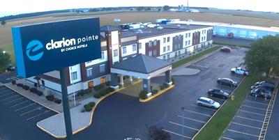Clarion Pointe Evansville North