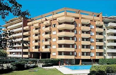 Serene Flat With Balcony and Pool - Beahost