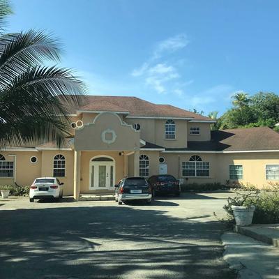 Pondbottom Apartment Hotel