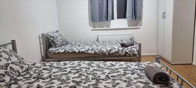 Double Bedroom in House Share for Rent photo 5