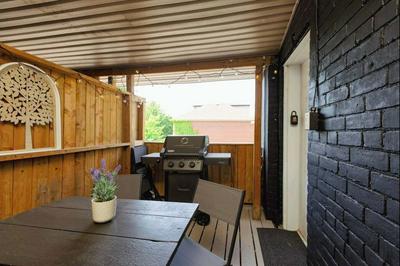 Casa Leslieville - 2BR Suite w LRG Patio