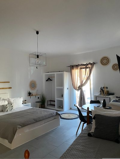 Thiramna Apts, Kythnos