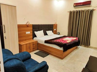 Hotel Vrindavan Palace Ayodhya