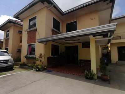 OYO 879  Lauriens Budget Hotel 2