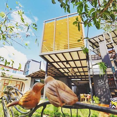 Capital O 75422 Million Pillows