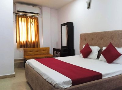 Hotel M-E-T-R-O Regency Lucknow