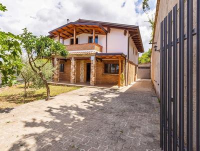 Chalet in Motta Santa Lucia in Greenery
