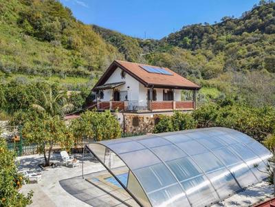 Villa in Sicily Near Taormina Beaches