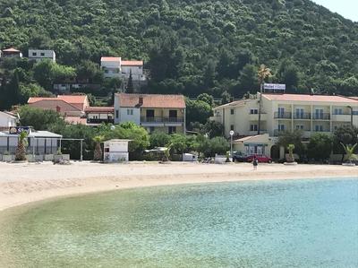 Spacious and Modern Apartment on the Beach in Klek