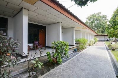 Hotel O Losmen Ida Near PT. Narmada Awet Muda (Pabrik Lingsar)