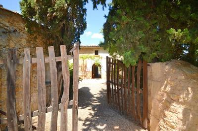 Villa in Buger With Pool and Scenic Views