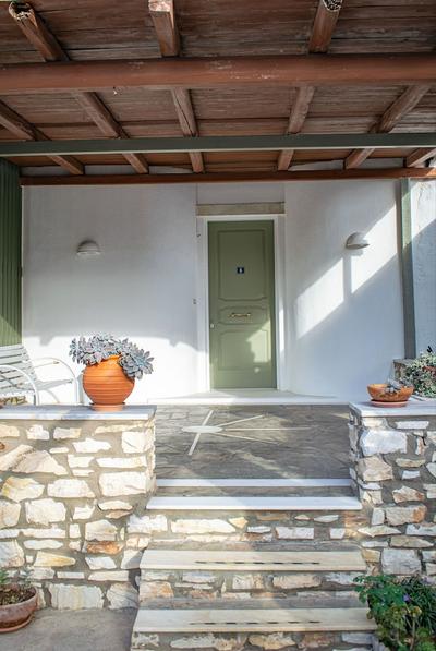 Villa for 6 Guests With Private Pool! In Agia Irini - Walking Distance to Beach!
