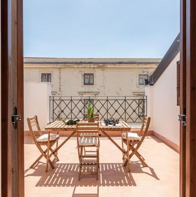 Oretea Apartment With Terrace by Wonderful Italy
