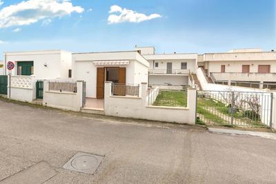 2215 Villetta Enea - Mono 2 by Barbarhouse