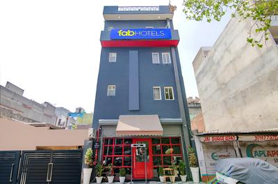 FabHotel Chawla House