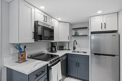 Modern Condo Perfect For Winter Rental