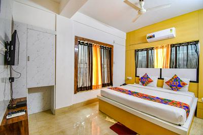 Fabhotel New Dream Palace