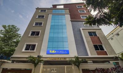 Fabhotel Royal Signature