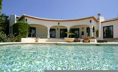 La Cumbre in J vea With 3 Bedrooms and 3 Bathrooms