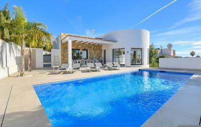 Feliz in El Tosalet With 3 Bedrooms and 2 Bathrooms
