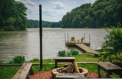 Lake Front Cabin Peaceful hot tub and Fire pit
