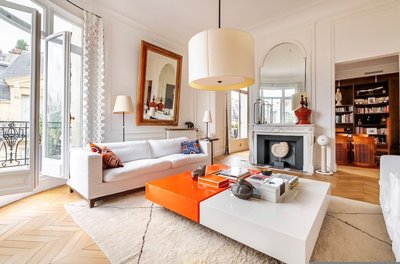 Prestigious Apartment Near the Trocadero