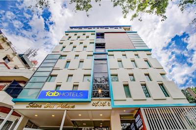 Fabhotel Greenwood Xpress Inn