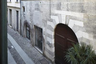 Il Moderno in Como With 1 Bedrooms and 1 Bathrooms