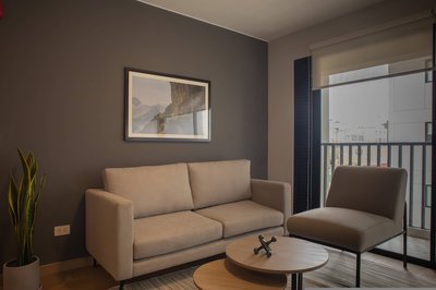 w Fresh 1BR w/ Balcony in Miraflores