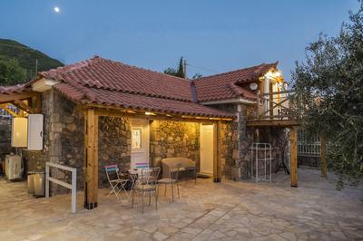 Home Love Stone House by the Pool Near the sea