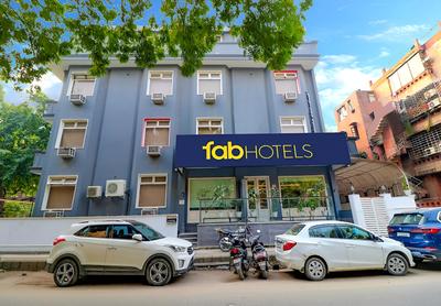 Fabhotel Lord Inn