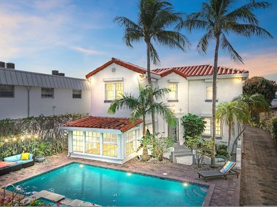 1926 Mediterranean Home With Heated Pool Sleeps 12