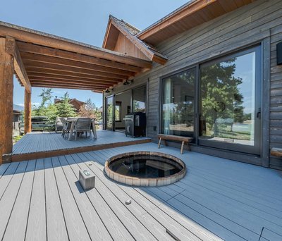 Cottage on the 10th Tee Beautiful Stay for 7 w/ Hot Tub & Fire Pit