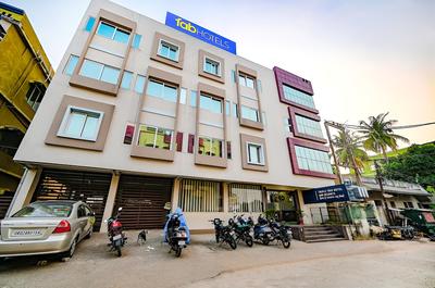 FabHotel Triple Tree